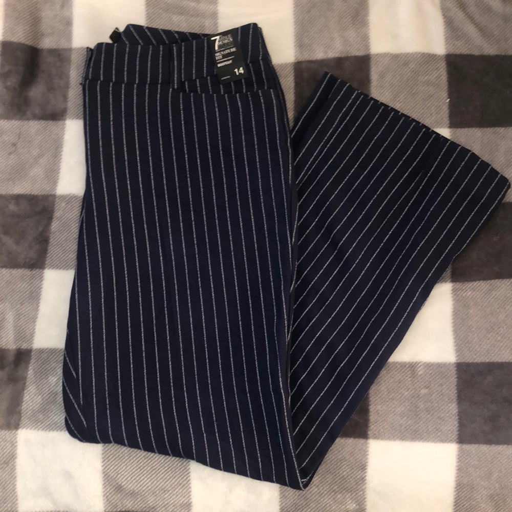 NWT Bootcut Signature Fit Dress Pants